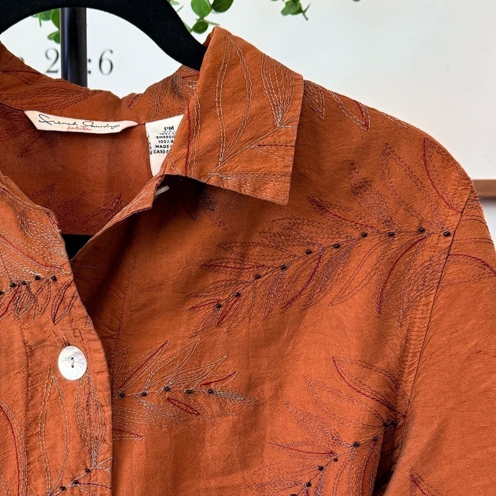 Super cute vintage 100% silk cropped long sleeve, beautiful embroidered detail - Picture 4 of 7